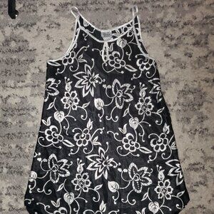 Morgan Taylor Intimates || Black and White Slip || M